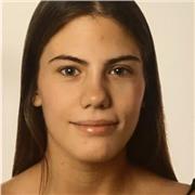 Soy una persona alegre, creativa y muy cercana, con vocación por el mundo infantil. Me encanta trabajar con niños y acompañarlos